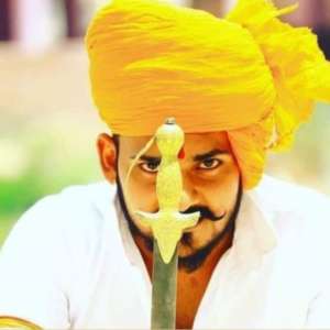 RANVEER SINGH RAJWADĒ