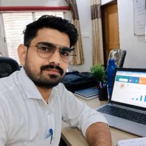 कार्यालय कलेक्टर परिसर ज़िला पंचायत सीहोर NRLM Accountant Rohit Prajapati